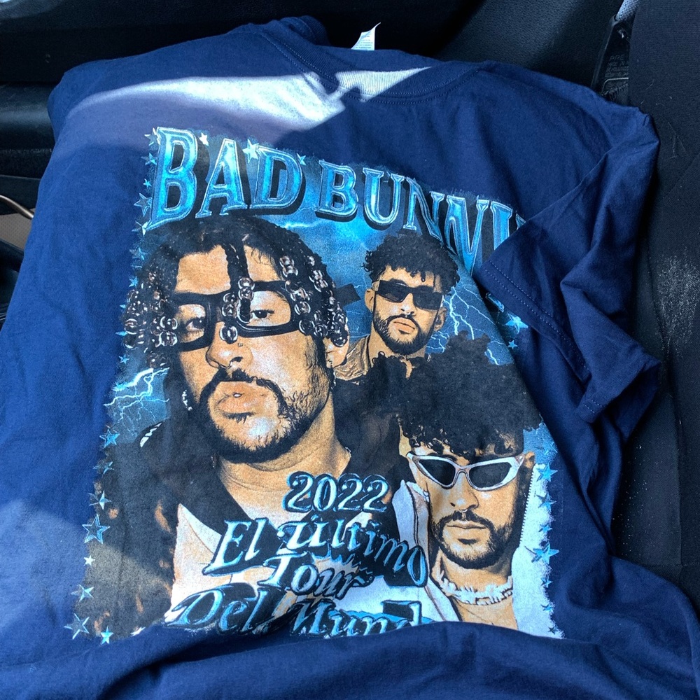 Bad Bunny Concert Tshirt Large El Ultimo Tour Del Mundo
